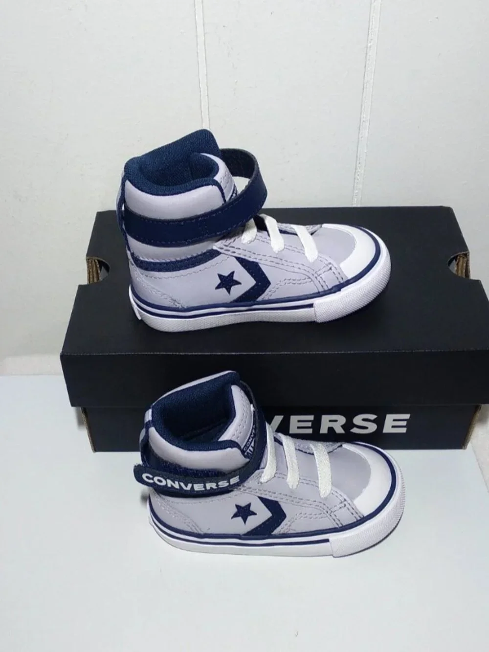 Converse Pro Blaze Strap Leather Sneakers Grey Navy Toddler Size 5 A08475C NEW